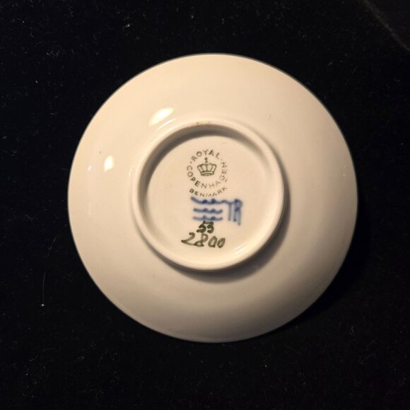 Royal Copenhagen Floral Porcelain Ring Dish With White Dogwood Flower Design - Picture 2 of 4